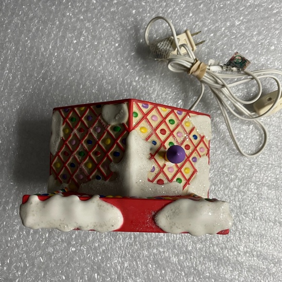 Department 56 Honey Of A Deal Five & Dime Sweet  store - Picture 2 of 8